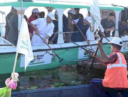 J&K L-G joins cleanliness drive in Srinagar's Dal Lake as part of 'Sewa Parv'