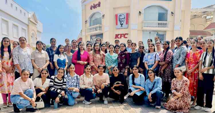 KMVites get hands-on retail experience during Curo Mall field visit