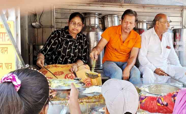 Mahalaya Amavasya: Purushottam Das Rungta Charitable Trust Organises Community Kitchen