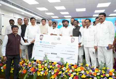 Telangana announces Rs 819 crore as bonus for Singareni workers