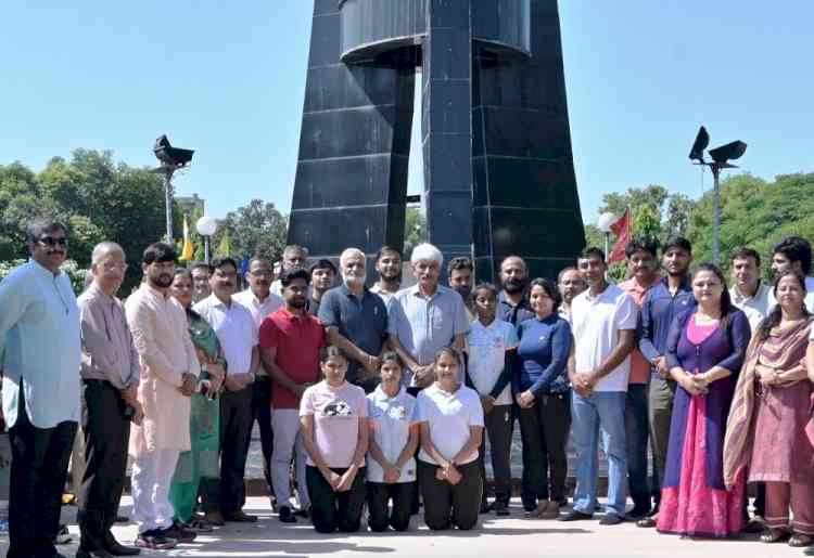 हरियाणा वीर एवं शहीदी दिवस पर शहीदों को श्रद्धांजलि दी