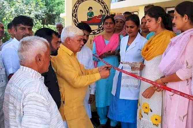 BJP Leader Shamsher Kharak inaugurates Health check-up camp at CHC Mirchpur, as part of the Seva Pakhwada