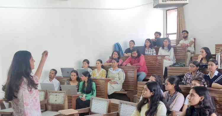 Special Lecture on “Data Visualization and Analytics through Google Looker Studio” and “Data Visualization through Tableau Desktop”