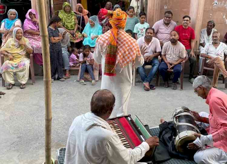 विशेष प्रचार अभियान के तहत सांस्कृतिक व भजन पार्टियों कर रही सरकार की योजनाओं का प्रचार-प्रसार