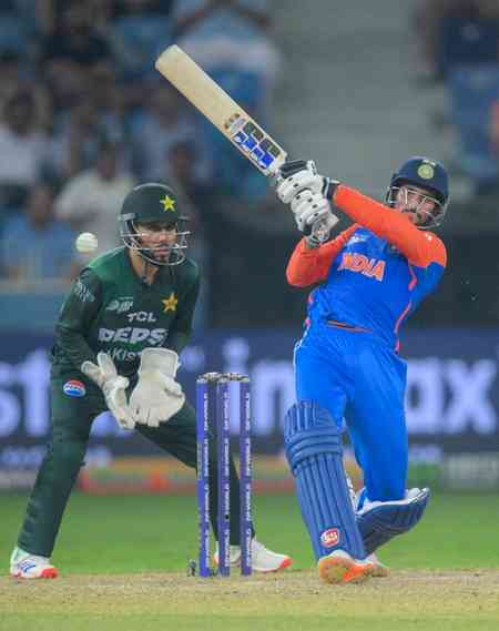 Asia Cup: Cricketers, politicians hail team India after record ninth title win