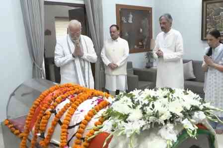 PM Modi pays last respects to veteran BJP leader Vijay Kumar Malhotra