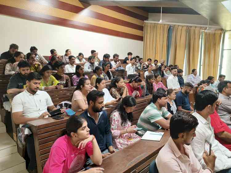 पंजाब विश्वविद्यालय, चंडीगढ़ में हिंदी पखवाड़े का आयोजन