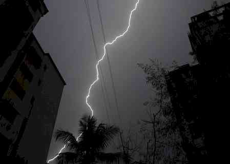 MP: Eight injured in lightning strike during Navratri rituals in Satna