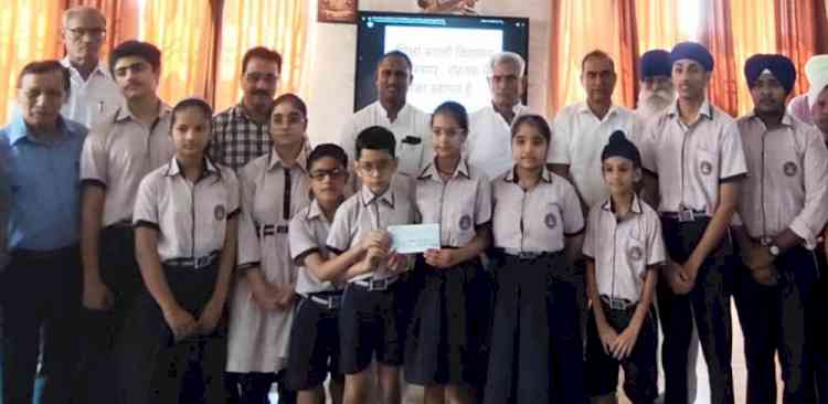 कोई भी बच्चा शिक्षा से वंचित न रहेः मनीष ग्रोवर