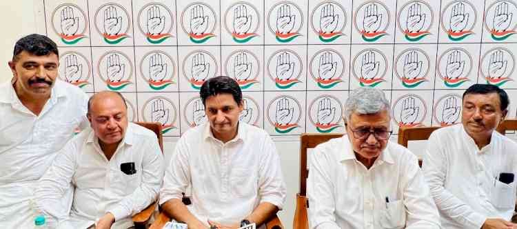 सांसद दीपेंद्र ने 1 लाख आय की बाध्यता खत्म कर प्रदेश की हर महिला को 2100 रुपये देने की मांग की
