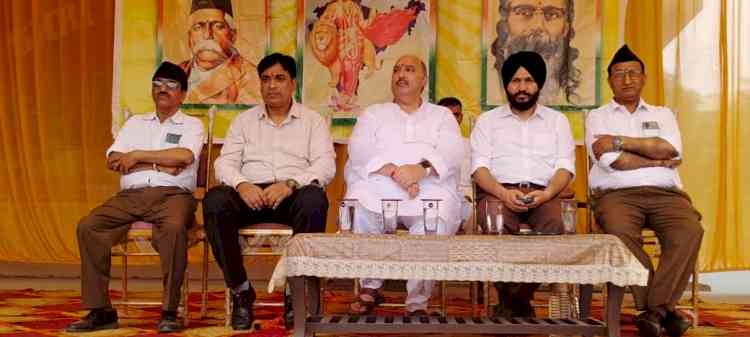 राष्ट्रीय स्वयंसेवक संघ के 100वें स्थापना दिवस के उपलक्ष में लुधियाना महानगर में कुल 18 स्थानों पर हुए कार्यक्रम