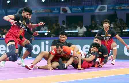 PKL 12: Puneri Paltan tame Bengaluru Bulls in tie-break thriller; take top spot