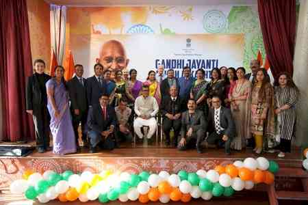 MoS Margherita pays homage to Mahatma Gandhi in Moscow