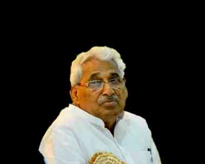 UP Police deployed outside LoP Mata Prasad Pandey’s house in Lucknow amid plans to visit Bareilly