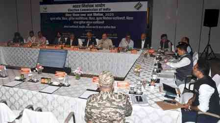 CEC Gyanesh Kumar reviews Bihar election preparedness with CEO, police chief