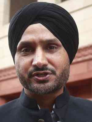 'Maybe he was under the influence…': Harbhajan on Lalit Modi releasing IPL slapgate video