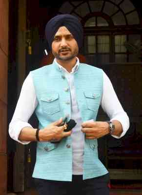 I will do everything I can for the people, says Harbhajan on helping Punjab flood victims