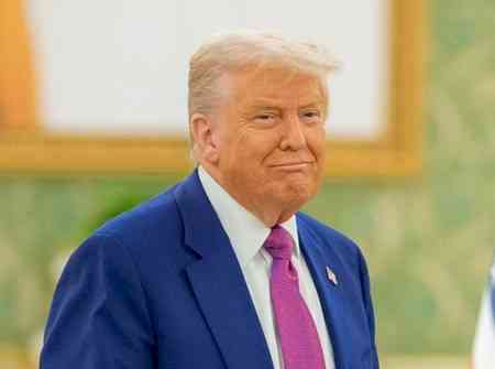 US shutdown hits air travel as deadlock continues