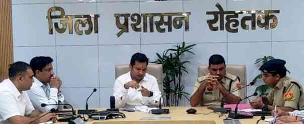 उपायुक्त सचिन गुप्ता ने त्योहारी सीजन में बाजारों में समुचित व्यवस्था करने के निर्देश दिए