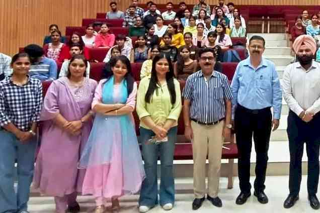 गणित विभाग में एम्प्लॉयबिलिटी एनहांसमेंट स्किल्स कार्यशाला शुरू