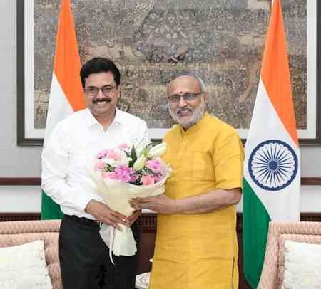 Delhi University VC meets Vice President CP Radhakrishnan, discusses roadmap for growth