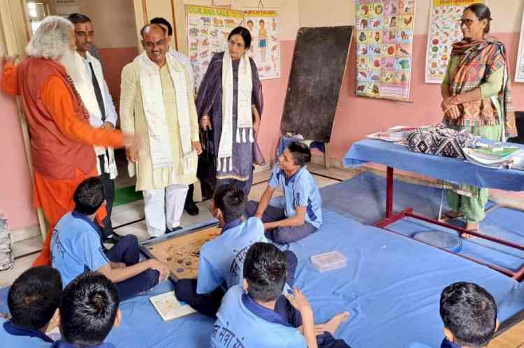 नवनियुक्त सदस्यों ने किया बाल देखरेख संस्थाओं का निरीक्षण