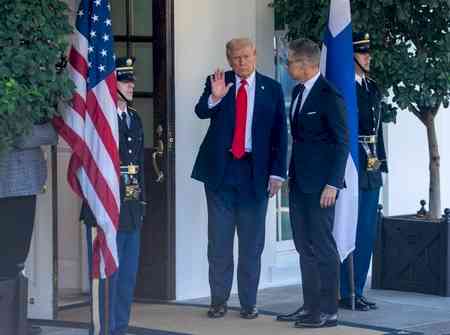 Trump suggests expelling Spain from NATO