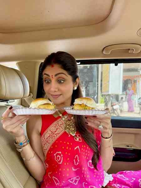 Shilpa Shetty along with Raveena Tandon celebrates Karwa Chauth at Sunita Kapoor’s residence