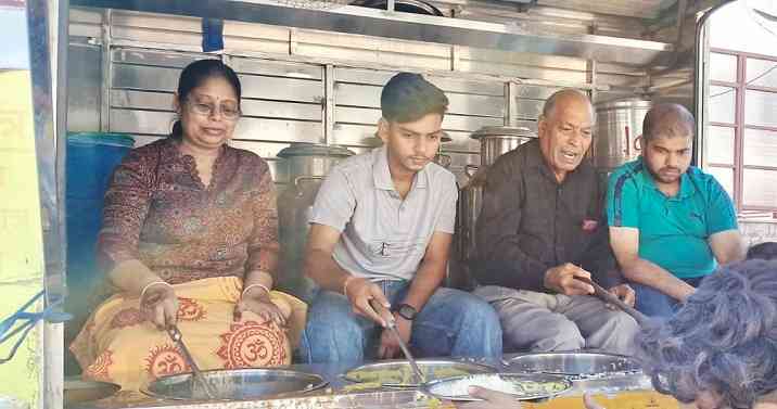 NGO Purushottam Das Rungta Charitable Trust organises Community Kitchen at Industrial Area