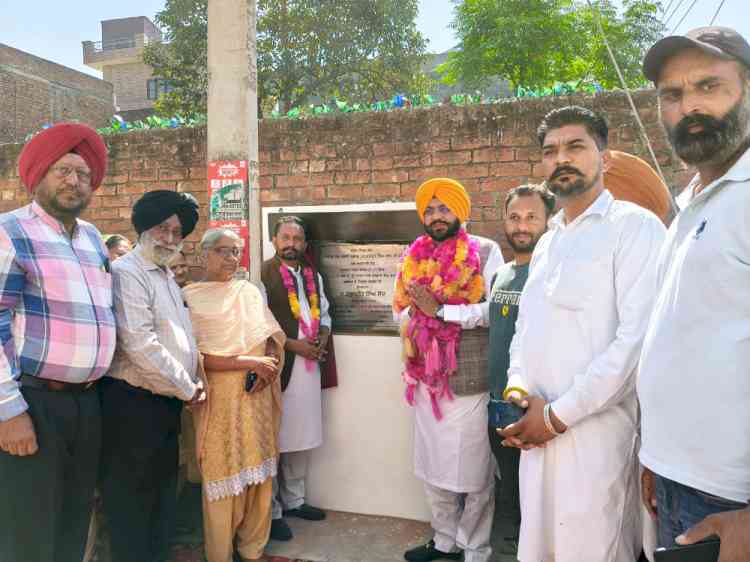 Cabinet Minister Sond dedicates five road projects worth Rs 42.95 lakh