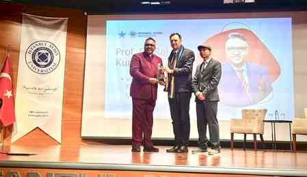 JGU receives Global Education for Peace Award 2025 for commitment to peace through education