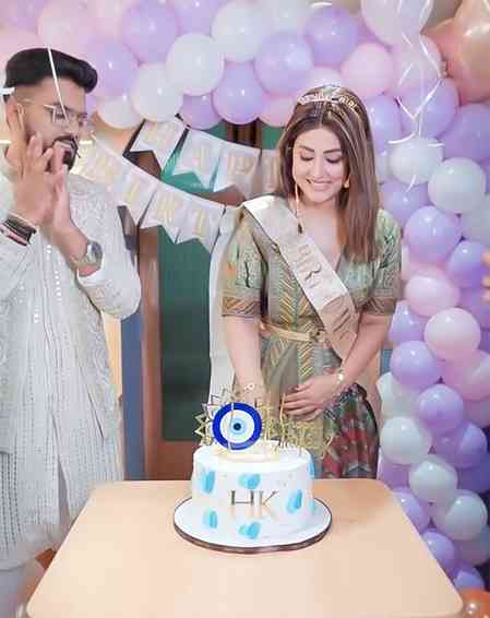 Hina Khan gets pampered with special on-set birthday celebration by husband Rocky Jaiswal