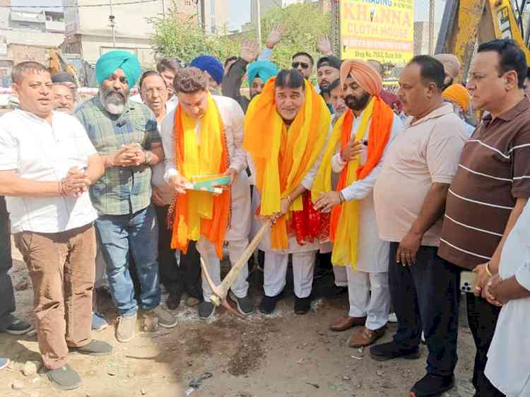 MLA Prashar inaugurates project worth Rs 3.66 crore for construction of road and retaining wall around 'Buddha Dariya'