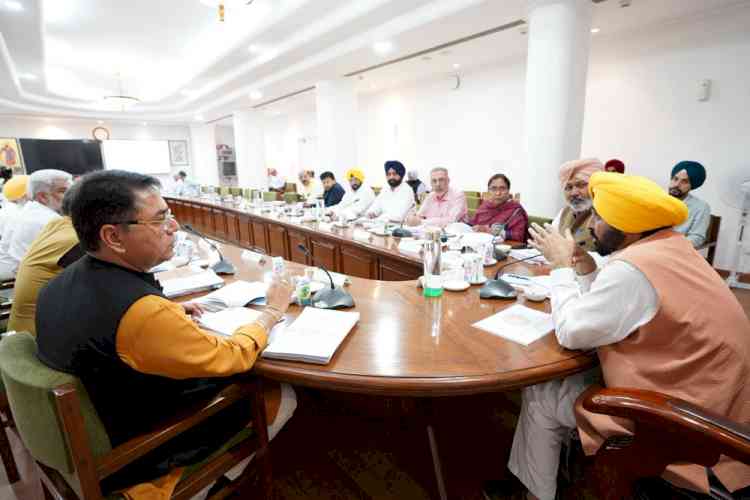Led by CM, Cabinet passes historic decision to enhance crop loss compensation to Rs 20,000 per acre