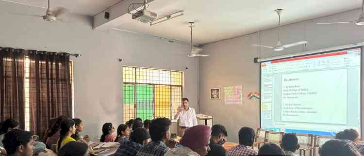 Lyallpur Khalsa College Organizes Skill Enhancement Workshop on Writing Effective Cover Letters and CVs