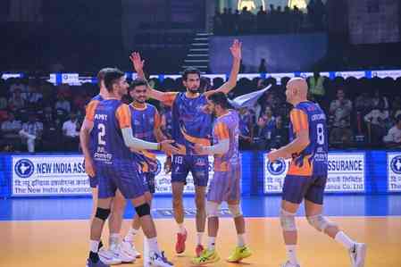 PVL 2025: Mumbai Meteors win hard-fought battle against Kochi Blue Spikers