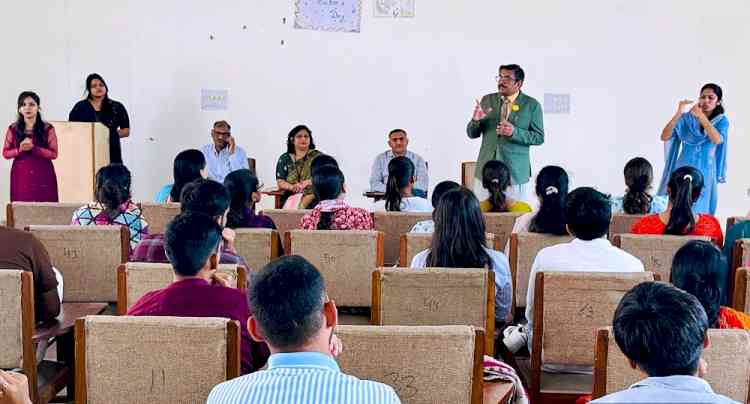 डिसेबिलिटी स्टडीज केंद्र में प्री-दिवाली समारोह आयोजित