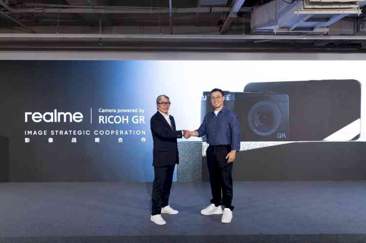 realme and RICOH IMAGING Announce Long-term Partnership in Smartphone Imaging, Debuting RICOH GR-Powered Camera Features on realme GT 8 Pro