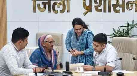 समाधान शिविर में नागरिकों की शिकायतों के शीघ्र निपटारे के निर्देश