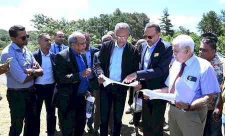 Indian envoy, Mauritius minister inspect proposed floating solar project