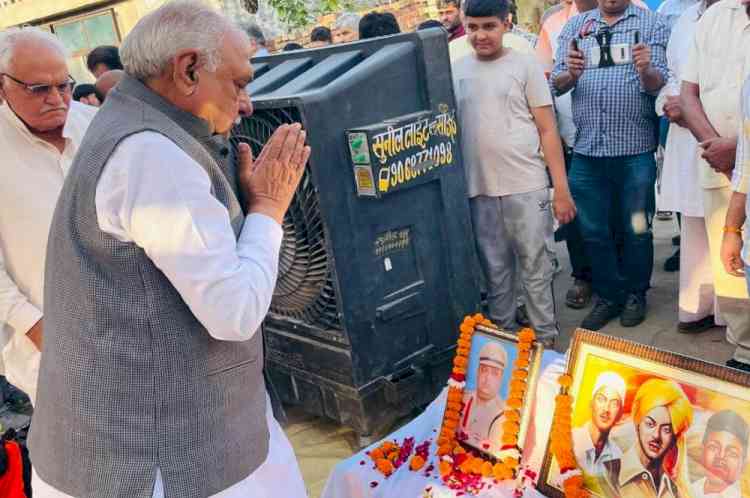 Former CM Hooda visits the family of late ASI Sandeep