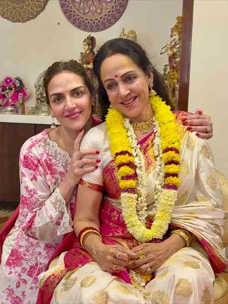 Esha Deol wishes ‘mamma’ Hema Malini on b’day: Dream Girl of the nation