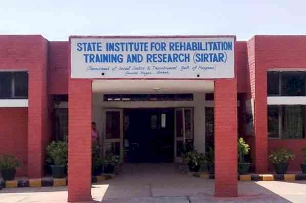 राज्य बाल आयोग के सदस्य ने किया सिरतार, अर्पण व श्रवण संस्थाओं का दौरा