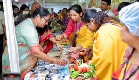 Delhi CM Rekha Gupta joins Diwali fair, encourages women sellers