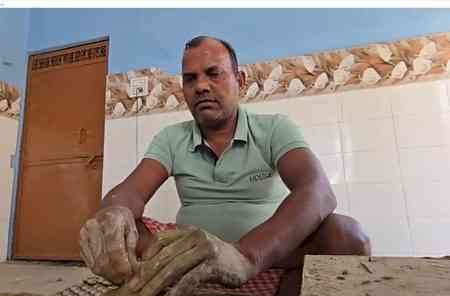 Surge in demand for traditional earthen lamps outshines Chinese lights this Diwali
