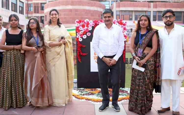 हमारे साझा प्रकाश का उत्सव है दिवालीः डॉ. अमित आर्य