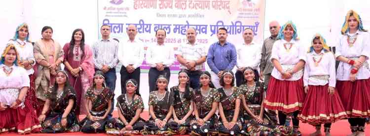 एकल गायन में वंशिका, डिक्लेमेशन में लक्षिता, थाली डेकोरेशन में योगिता, रंगोली में लक्ष्य ने बाजी मारी