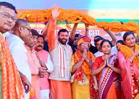 Haryana CM Saini calls on HM Amit Shah, campaigns for party in Patna