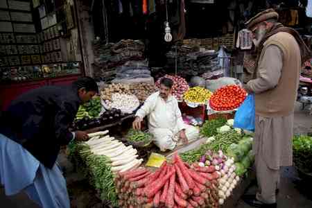 Soaring food inflation hits Pakistan, citizens furious at government