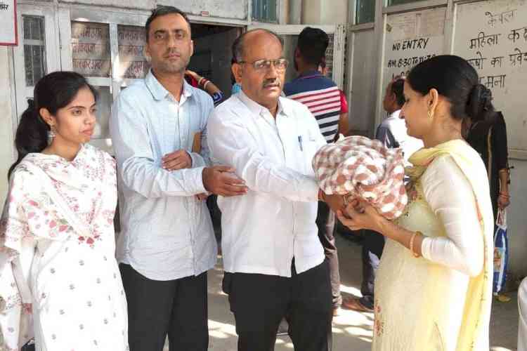 बाल कल्याण समिति करेगी नवजात बच्ची की देखरेख